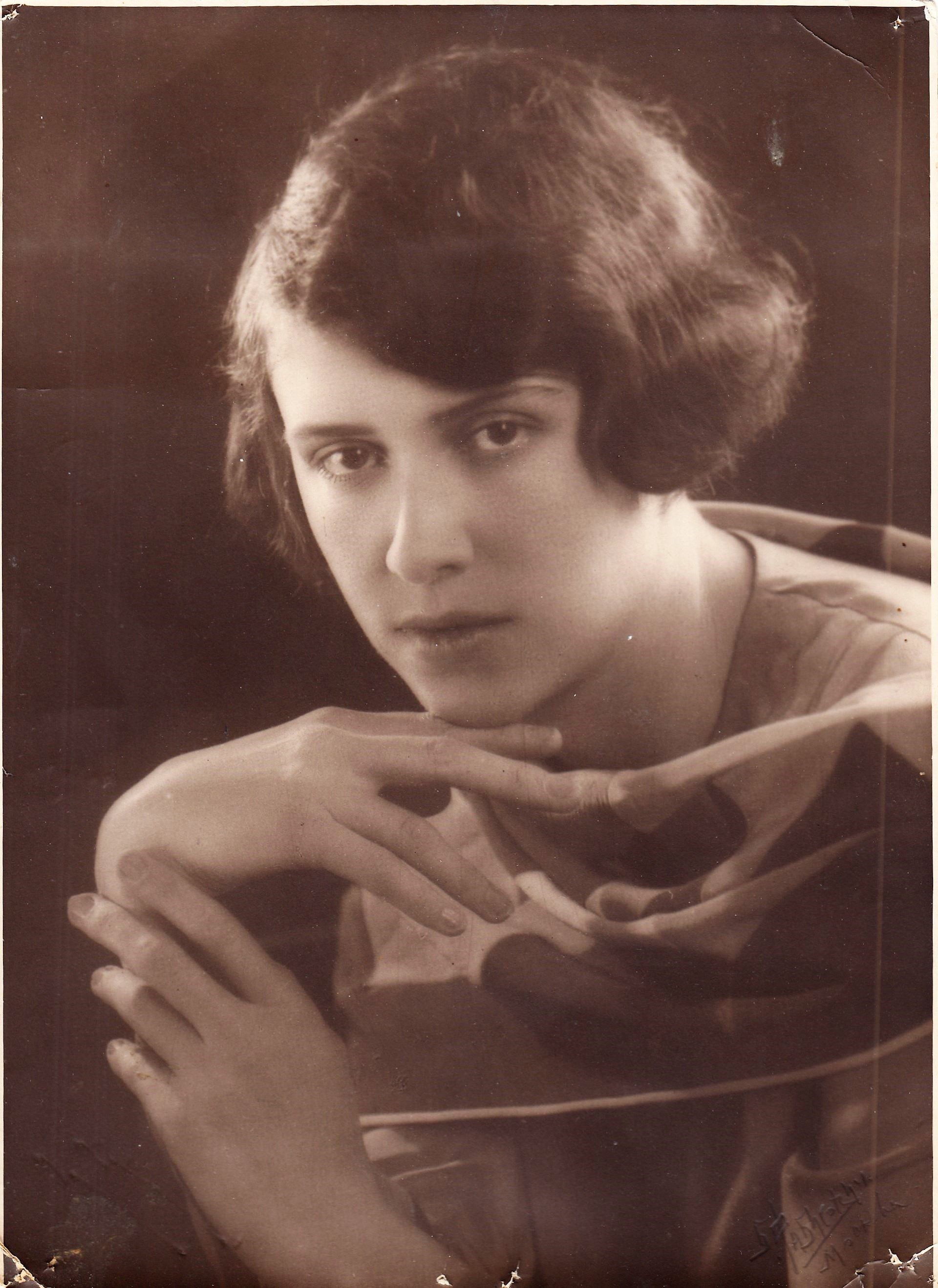 11. КП 336374-8. Фотография Н.И. Сац. Фотограф - Б.Д. Фабисович. 1920-е гг._1.jpg
