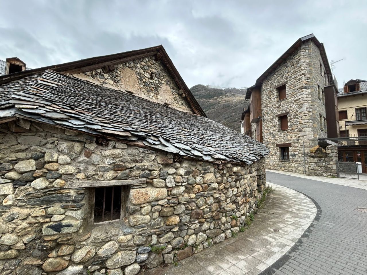 4 Деревня Эриль-ла-Валь, долина Бои, Каталония_Фото Сункара Карабалина.jpg