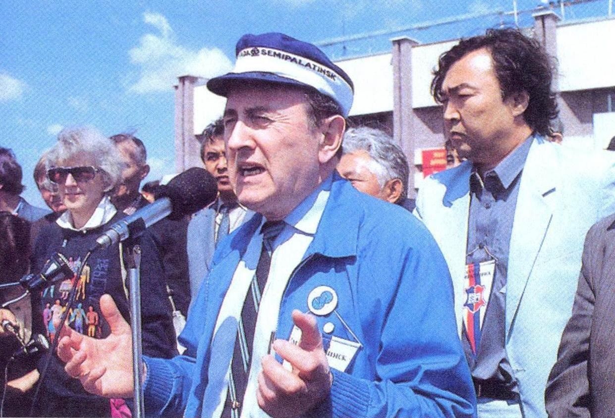 Международный Конгресс_3_Избиратели мира против ядерного оружия_1990 г. (архив МАД Невада-Семипалатинск).jpg