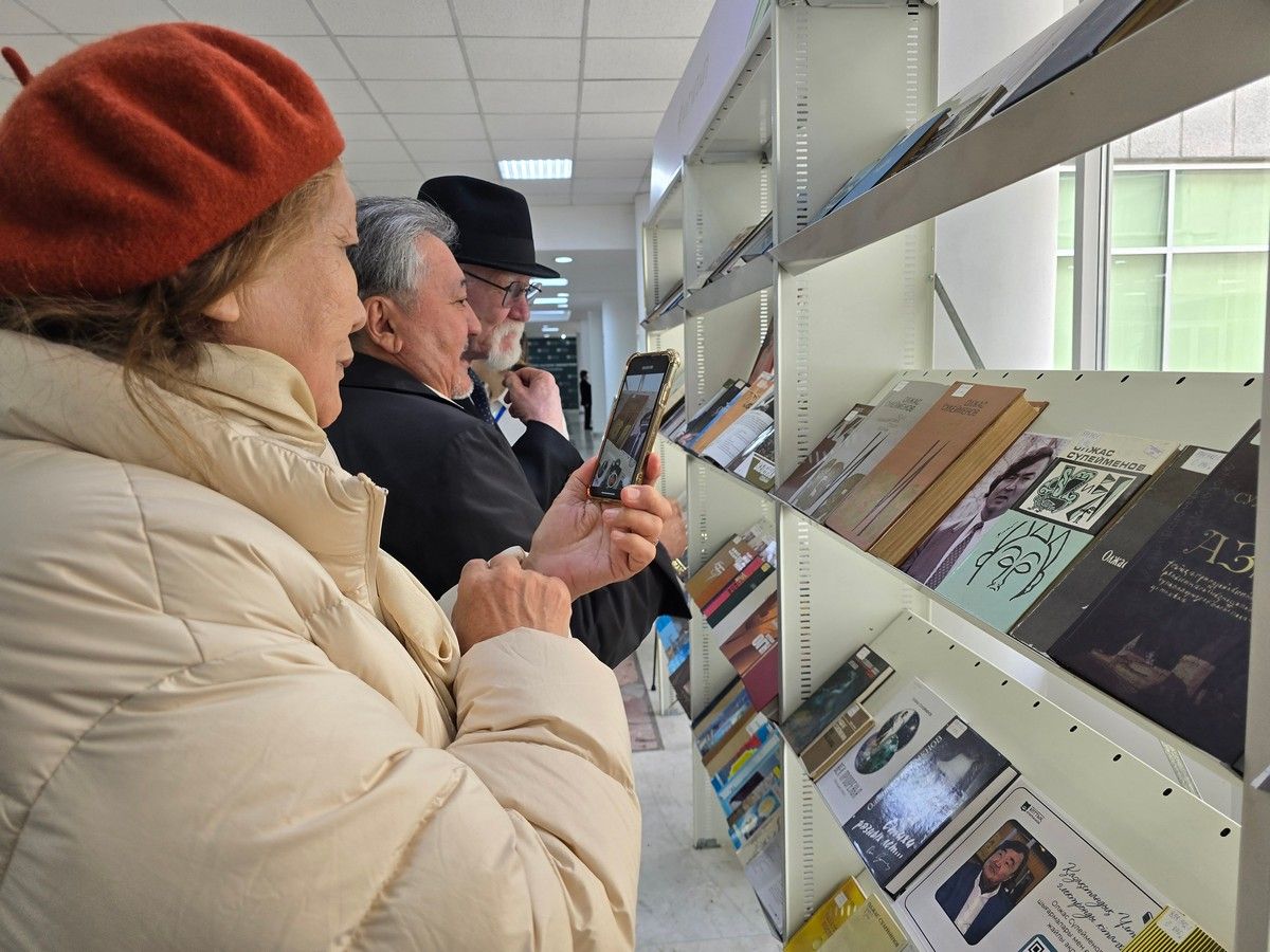 Олжас книга (1).jpg