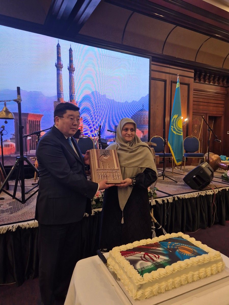 Табаева Исламская революция ирана (1).jpg