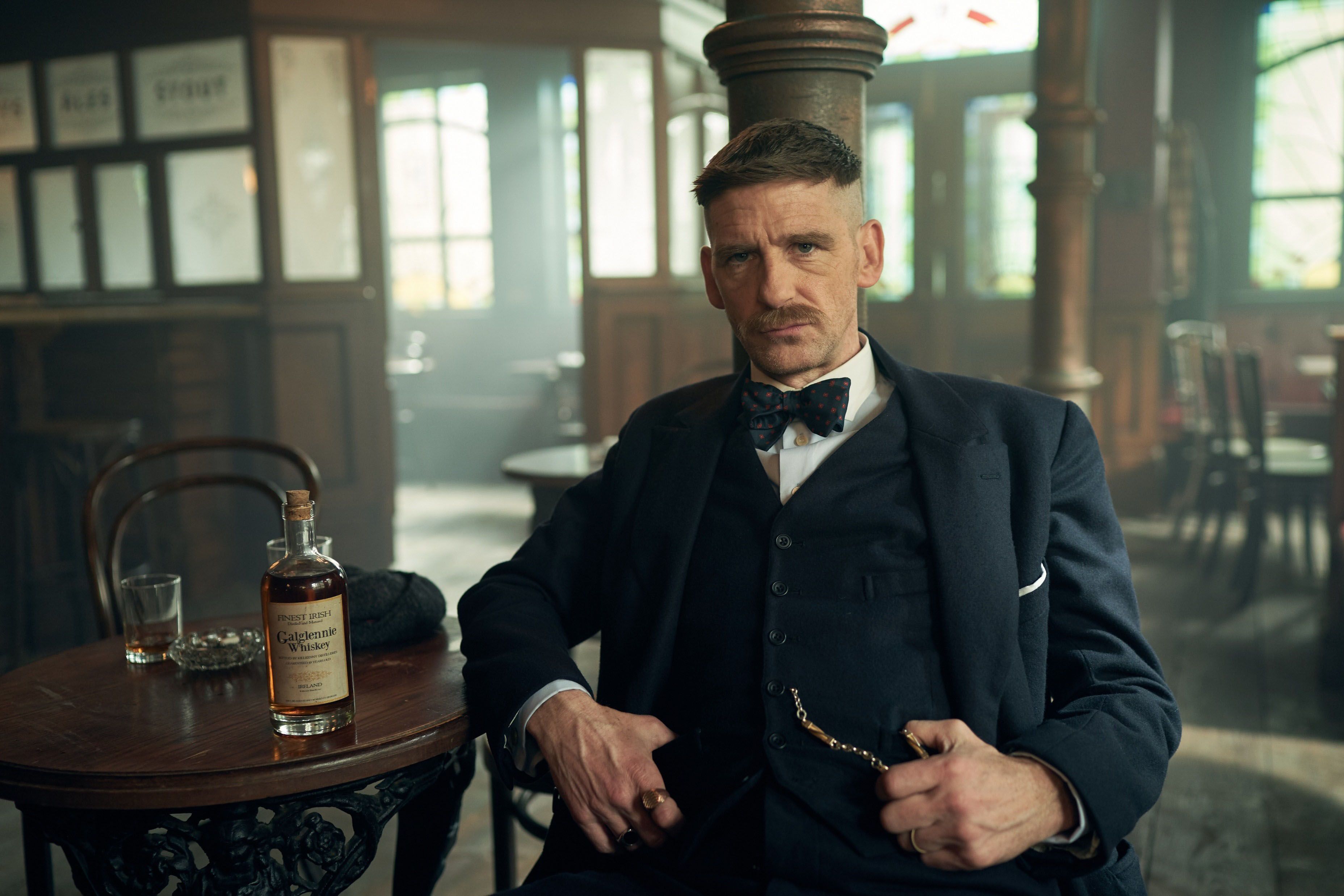 Табаева комиксы Paul_Anderson_IMDB_Photo by Robert Viglasky - © Caryn Mandabach Productions Ltd. 2019.jpg