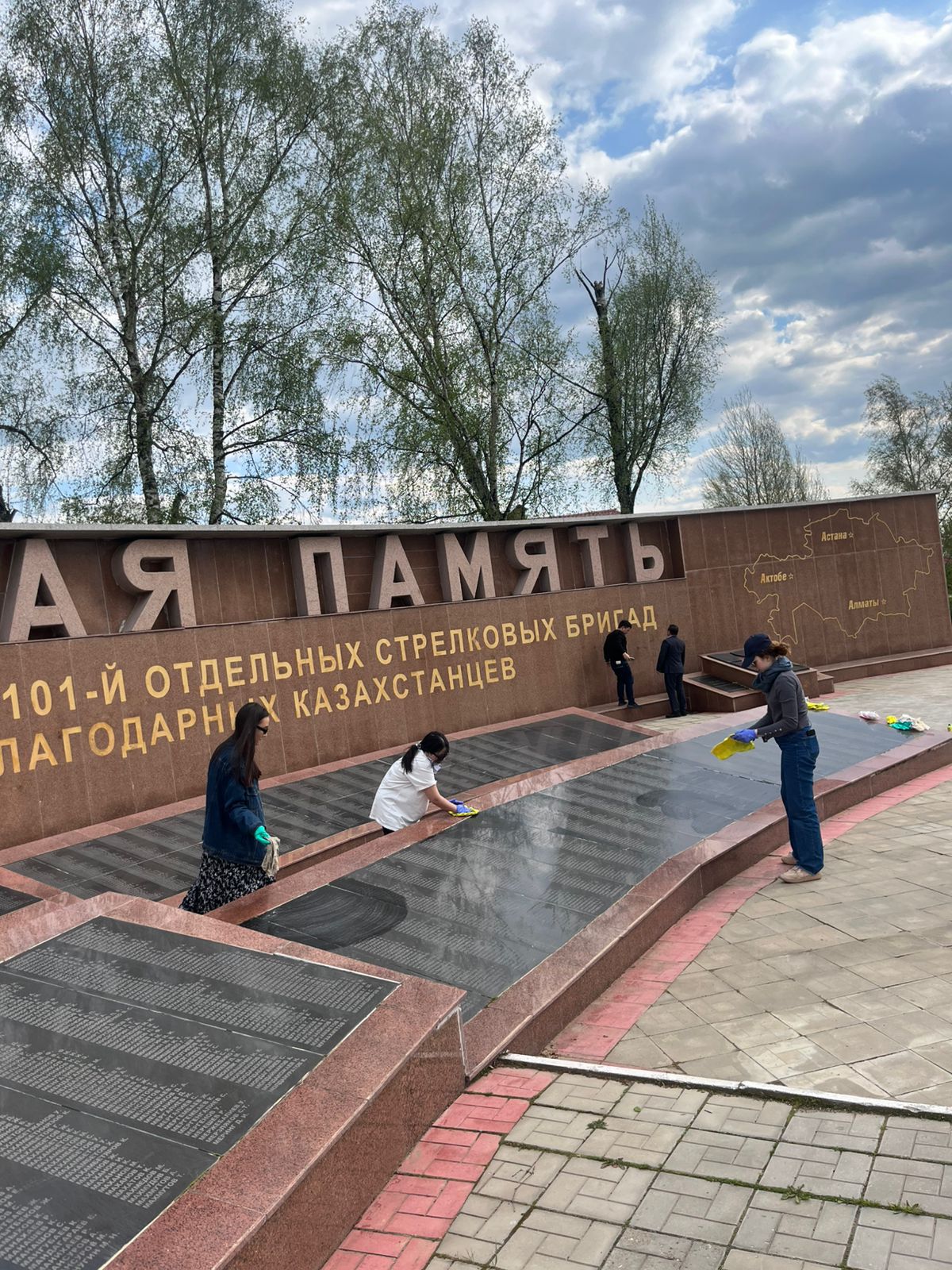 Жумагулова выставка (4).jpg