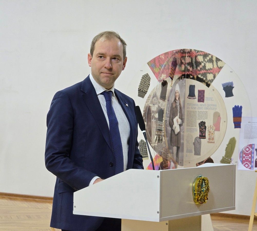 Зорина   Эстония варежки (1).jpg