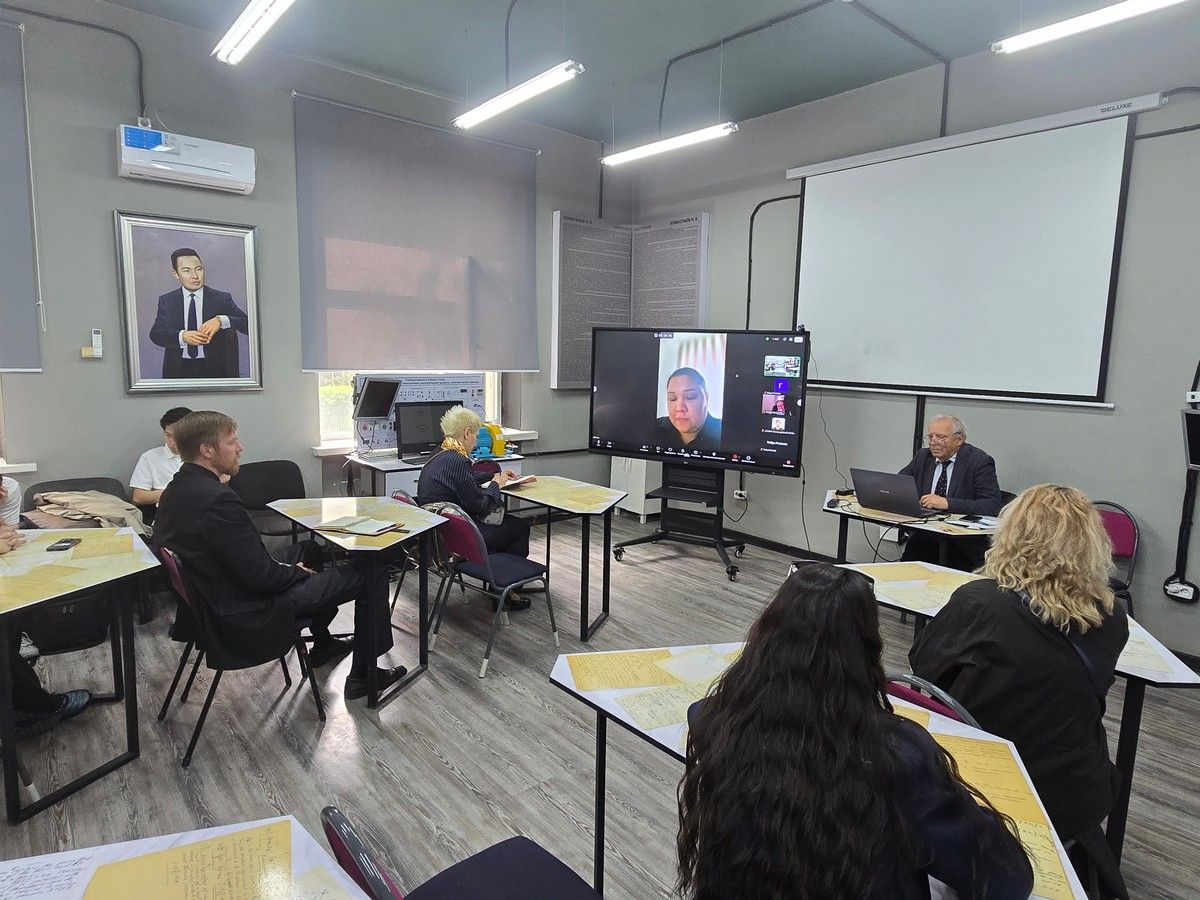 Зорина космос (2).jpg