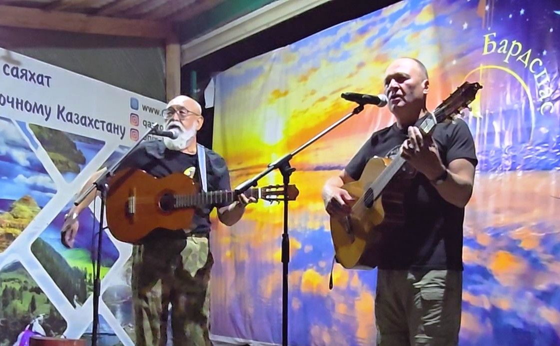 барды1 Даулет Амангалиев и Александр Губерт.jpg